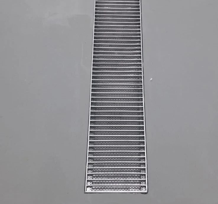 Grelha em aço inox feita em BARRA CHATA- inox 304L | Linha Grelhas Industriais / Drenagem em aço inox | Ominia Inoxx